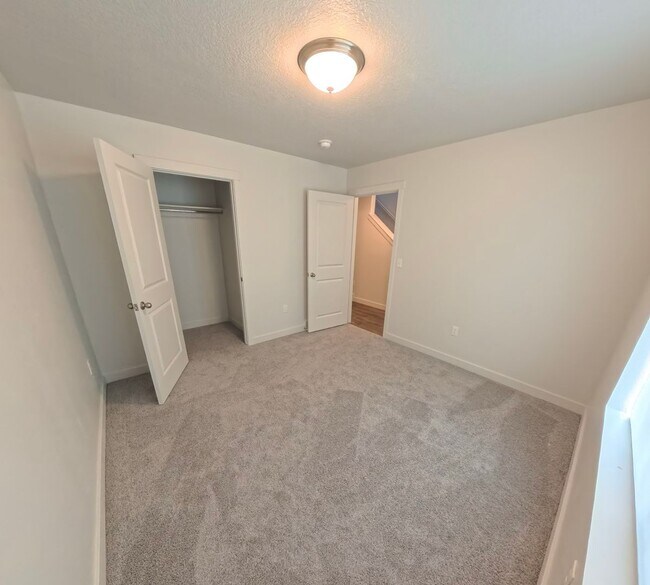 Building Photo - Lexington Townhome - Orem
