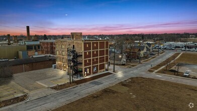 Building Photo - 110 Cross St