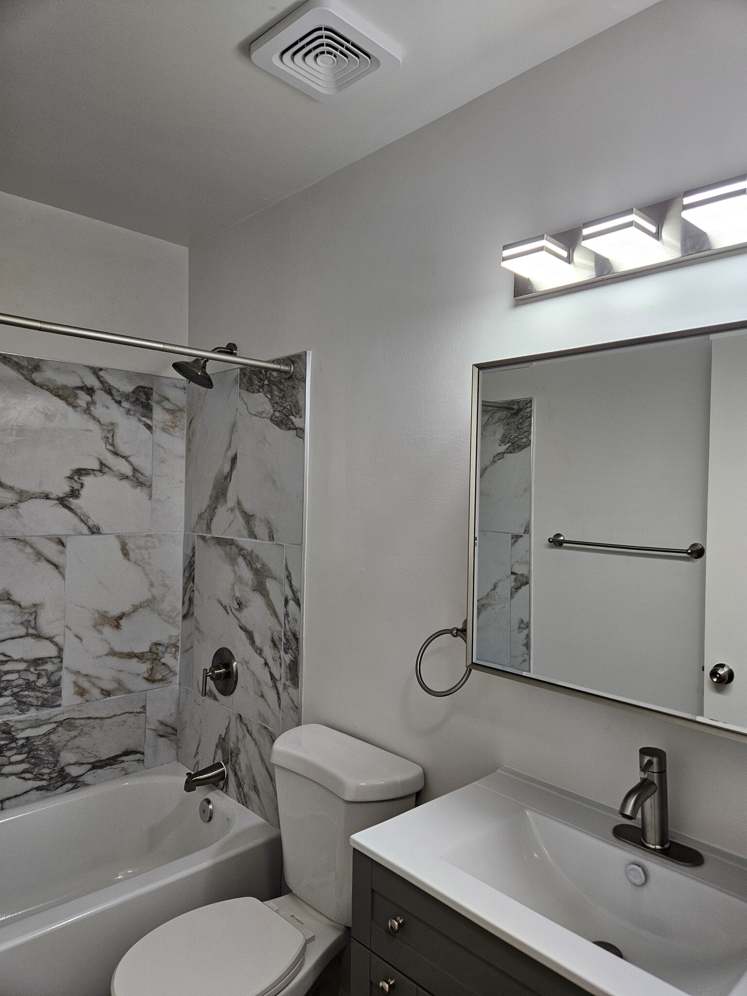 Building Photo - 6322 Bentham Ct