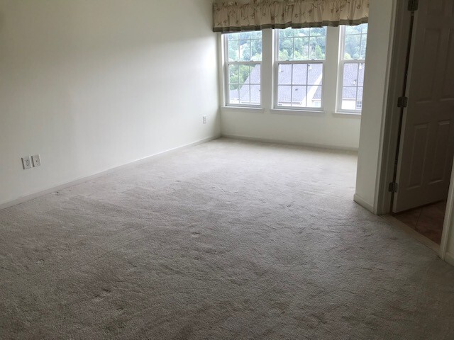 Sitting area in Master Suite - 1944 Asheville Dr