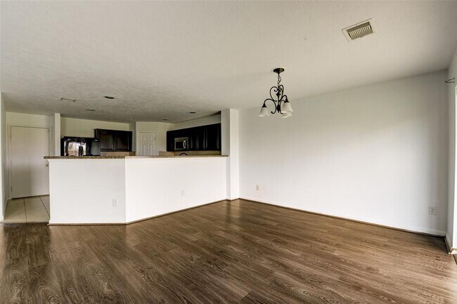 Building Photo - 834 Sweet Flower Dr
