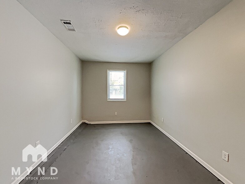 Building Photo - 4167 Sweetbriar Ln