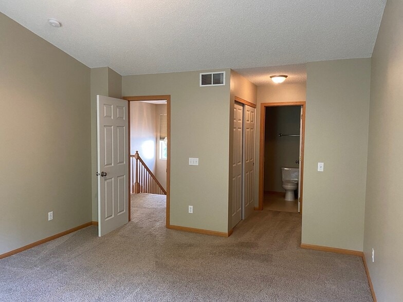 Building Photo - 7874 Garland Ln N