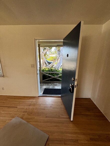 Building Photo - 1800 Viola Pl