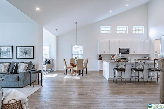 Building Photo - 3855 Victors Way
