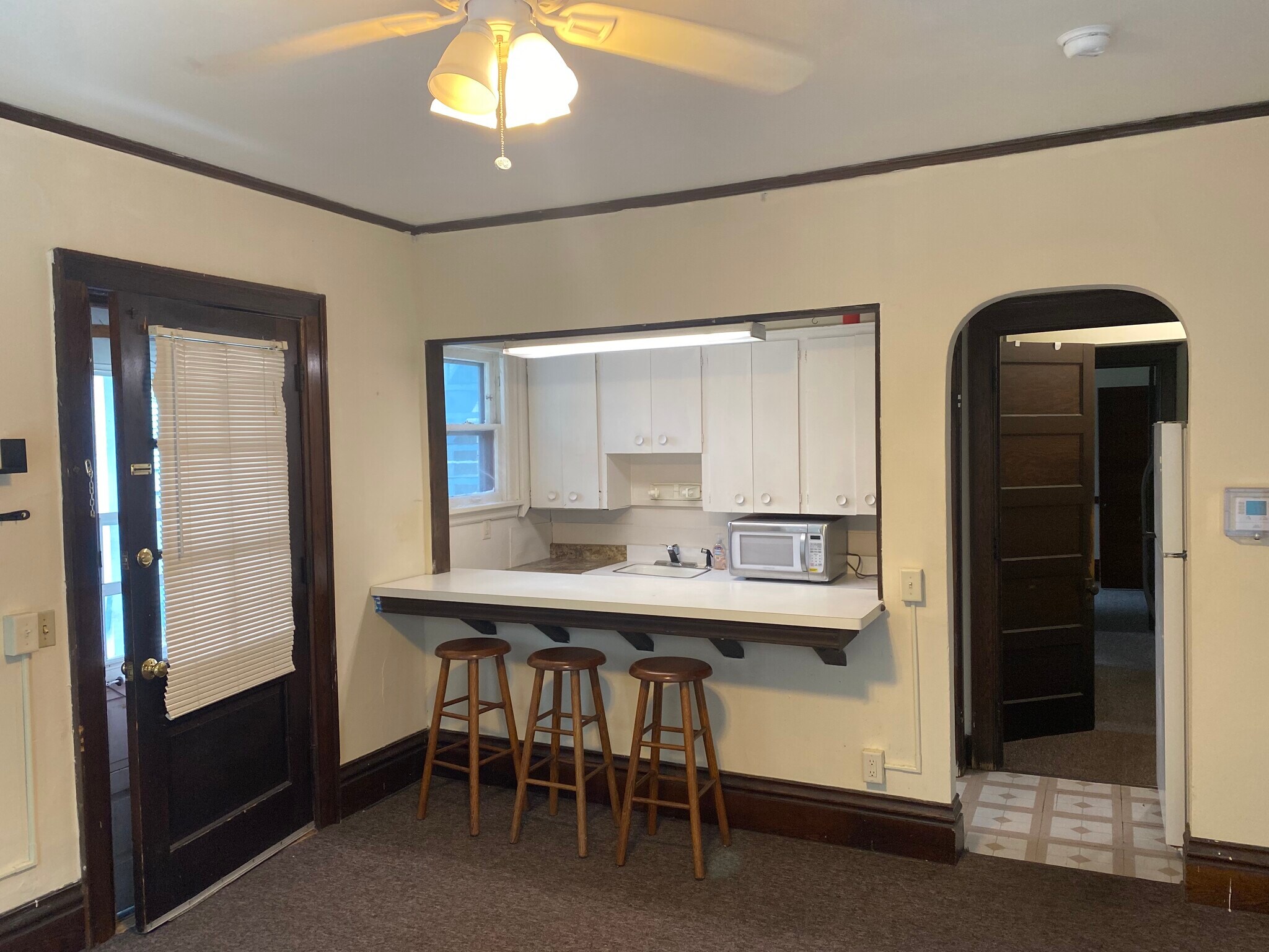 Building Photo - 112 S Mills St