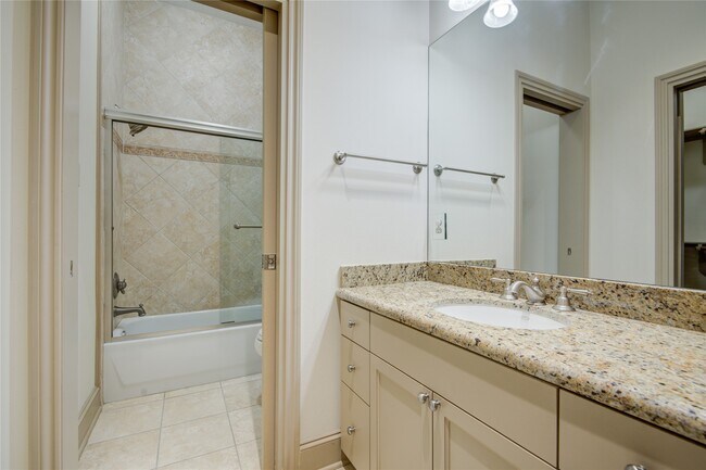 Building Photo - 5346 Val Verde St