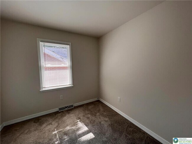 Building Photo - 628 N 20th St