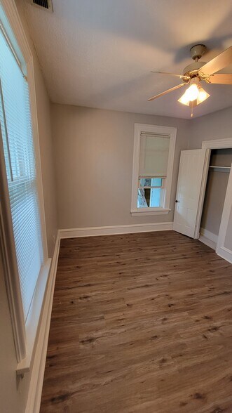 Building Photo - 623 5th Ave
