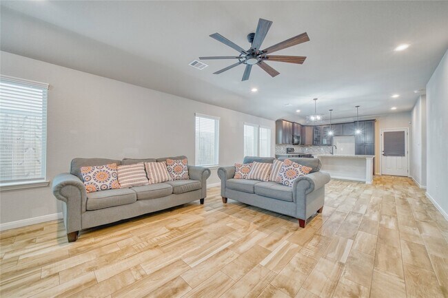 Building Photo - 7919 Cypress Country Dr