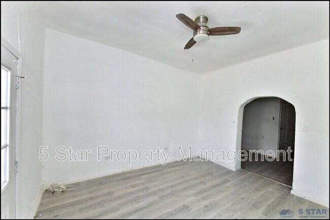 Building Photo - 1908A Olive Ave !!