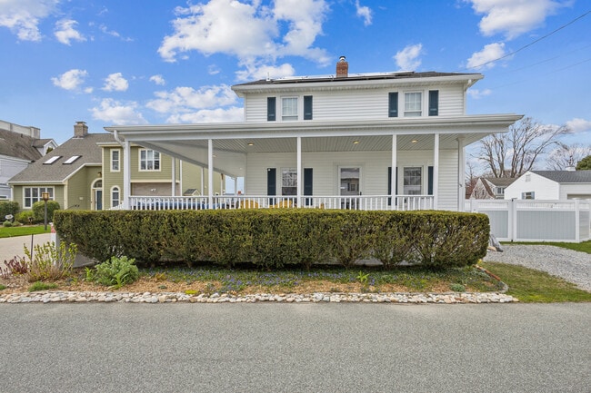 Primary Photo - 15 Sols Point Rd