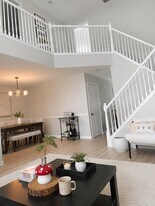 Building Photo - 105 Treymore Ct