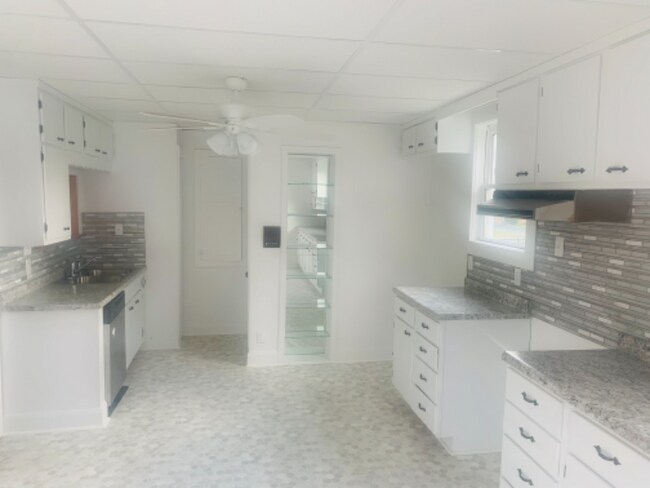Building Photo - 3236 Schneider Rd