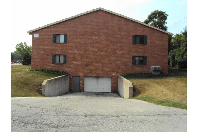Primary Photo - Lincoln Hayes Apartments