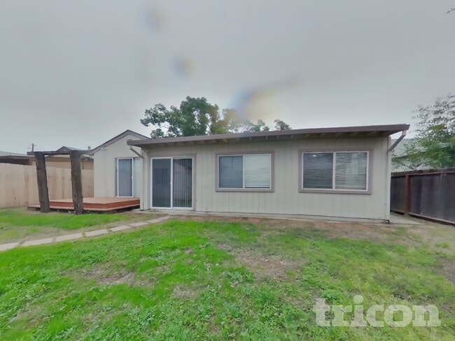 Building Photo - 2749 El Rey St