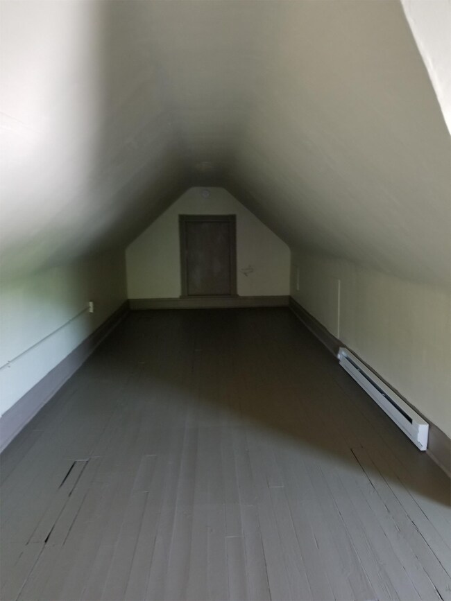 Building Photo - 23 E Ridge St