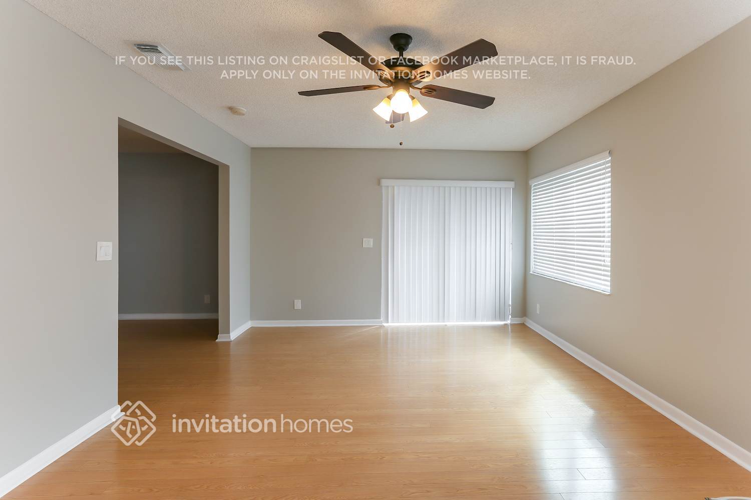 Building Photo - 9422 Saddlebrook Dr