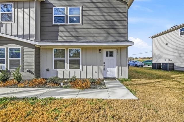 Building Photo - 933 River Rd