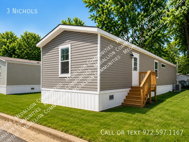 Building Photo - 3 Nichols-