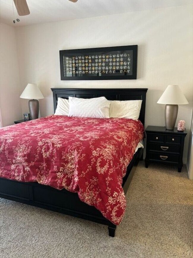 Building Photo - Two bedroom condo