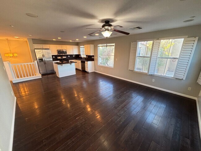 Building Photo - Beautiful Trilevel 3 Bed/3bath/2 car home located in Northwest Las Vegas. Make the Move for Less:...