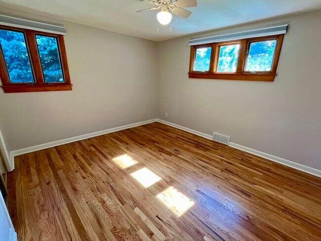 Building Photo - 3375 Fenton St