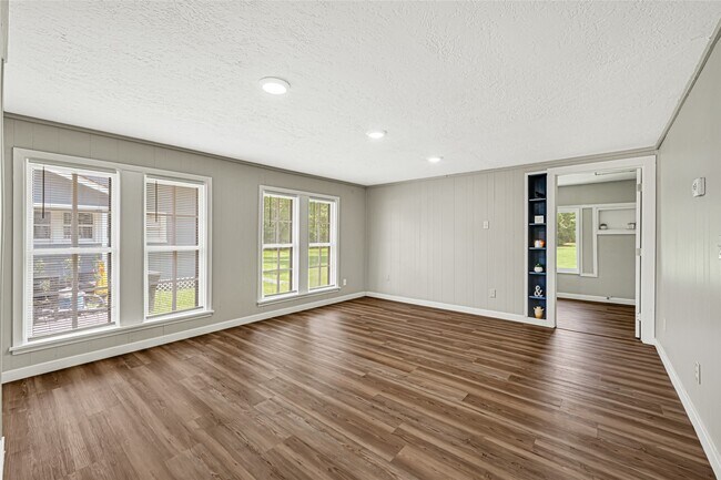 Building Photo - 4568 Dunnam Rd