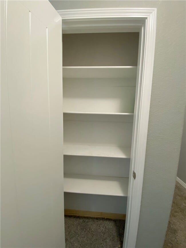 Building Photo - 133 S Pinyon Point