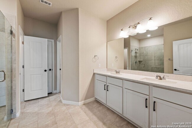 Building Photo - 2058 Egret Ave