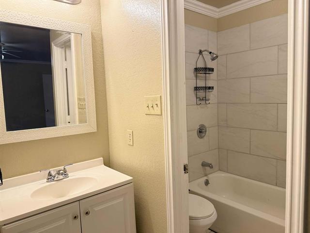 Building Photo - 405 Amber Ln