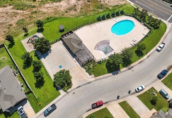 Building Photo - 6910 Kate Reed Dr