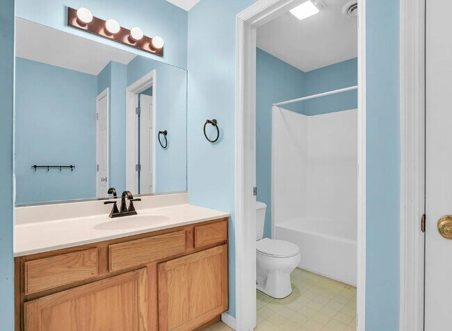 Building Photo - 709 Indigo Dr
