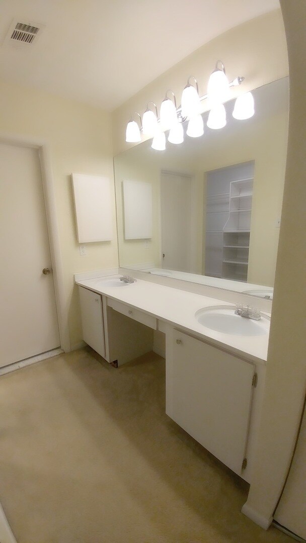 Building Photo - 6711 Park Heights Ave