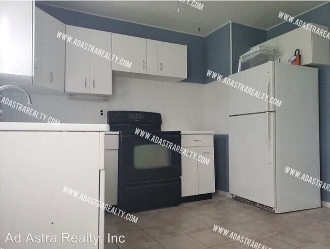 Building Photo - 9203 Vaughn Ave