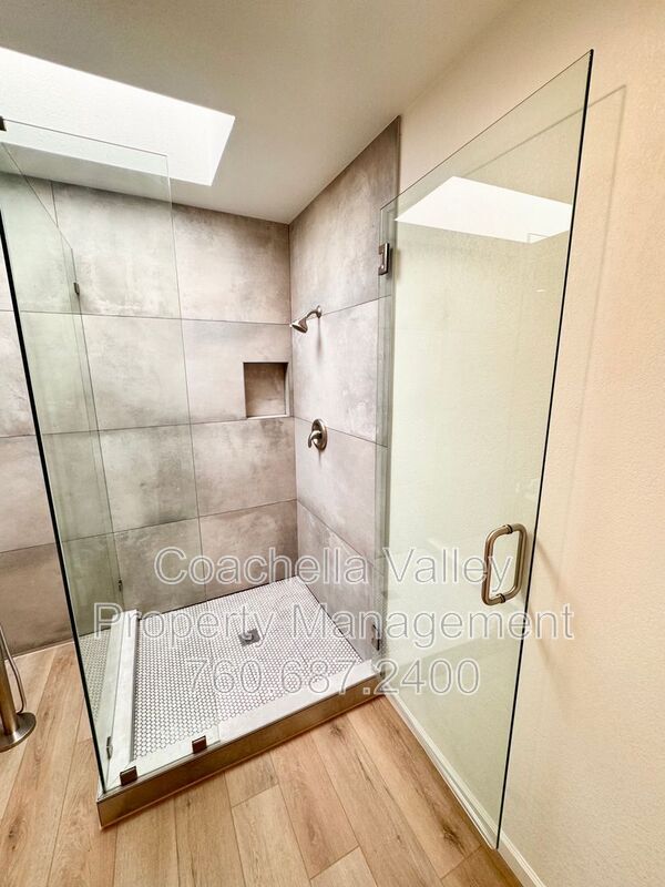 Building Photo - 41595 Navarre Ct