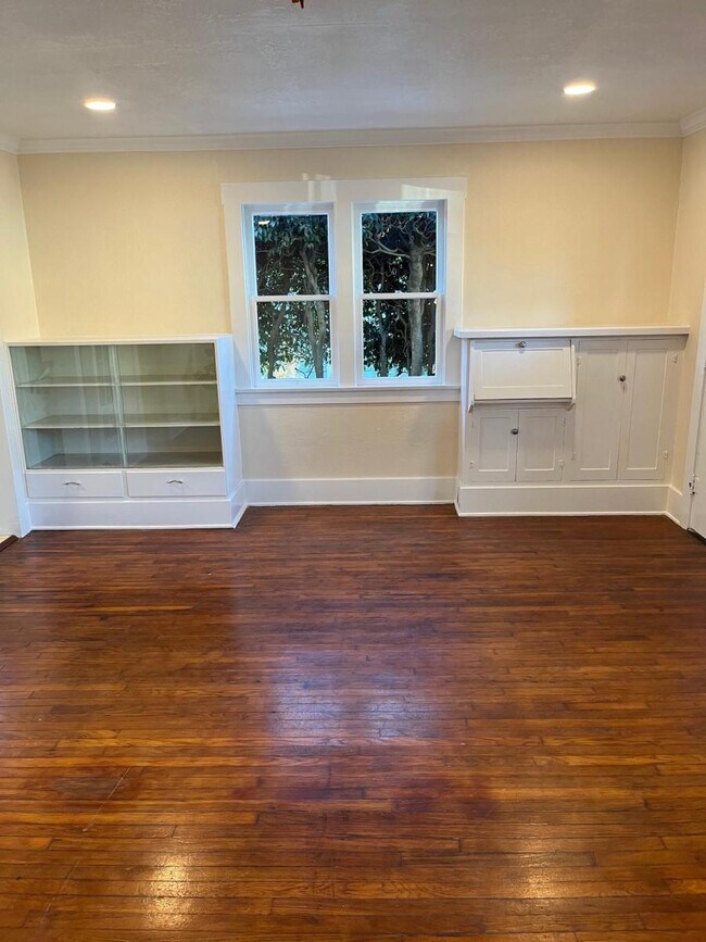 Building Photo - 845 Ohio Ave