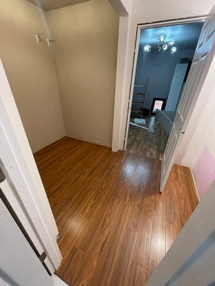 Building Photo - 5963 Teakwood Dr