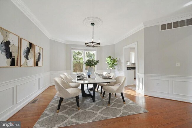 Building Photo - 5108 Warren Pl NW