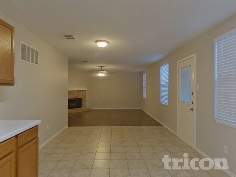 Building Photo - 960 Stone Chapel Way