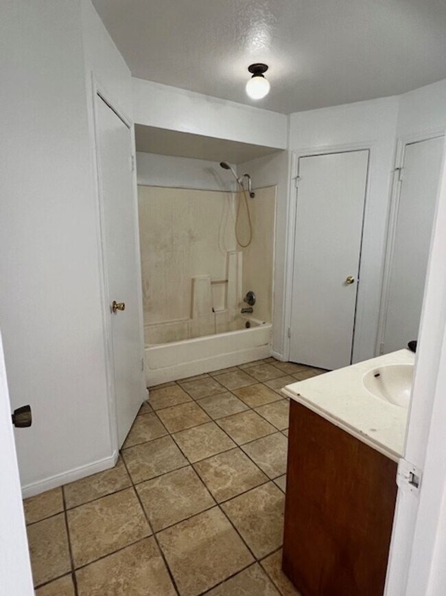 Building Photo - 1011 Shellfish Dr