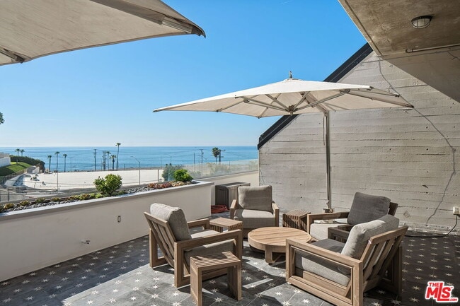 Building Photo - 17351 Sunset Blvd