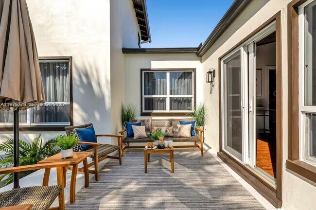 Building Photo - 110 SE 11th Ave