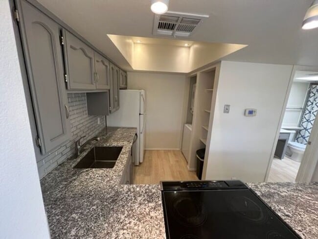 Building Photo - Pending/ Rented - One Bedroom Condo on Riv...