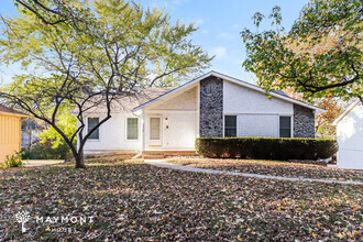 Building Photo - Stunning 4 Bedroom!