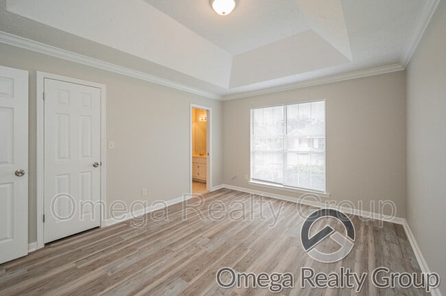 Building Photo - 8508 English Oak Loop