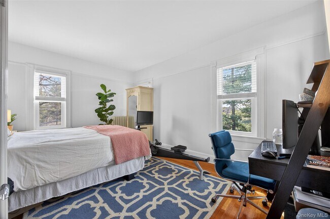 Building Photo - 121 Morris Ave