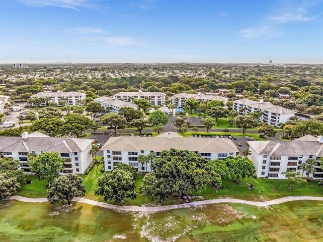 Building Photo - 1711 Whitehall Dr