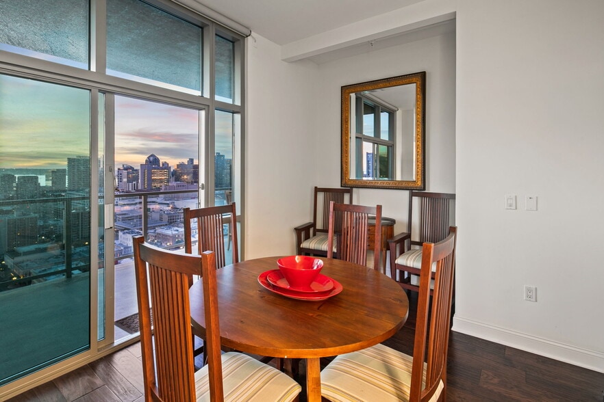 Building Photo - 800 The Mark Ln