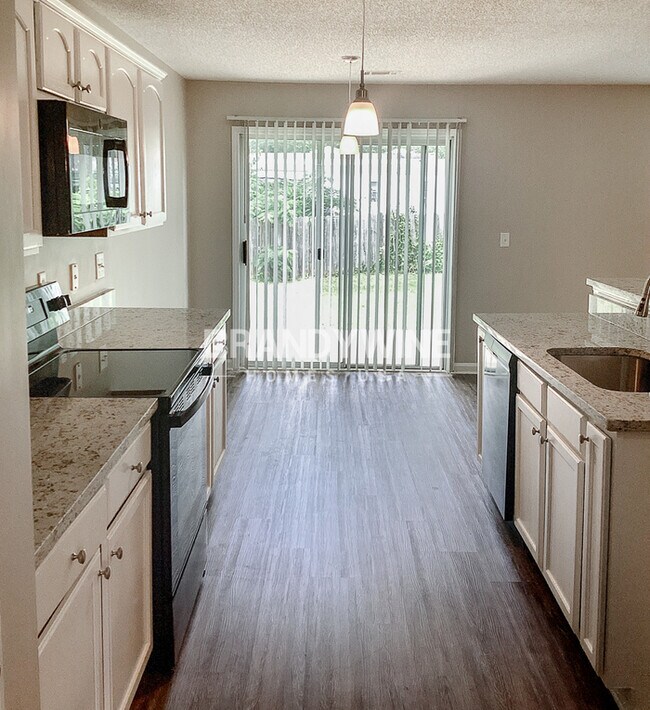 Building Photo - One month  FREE RENT!!!